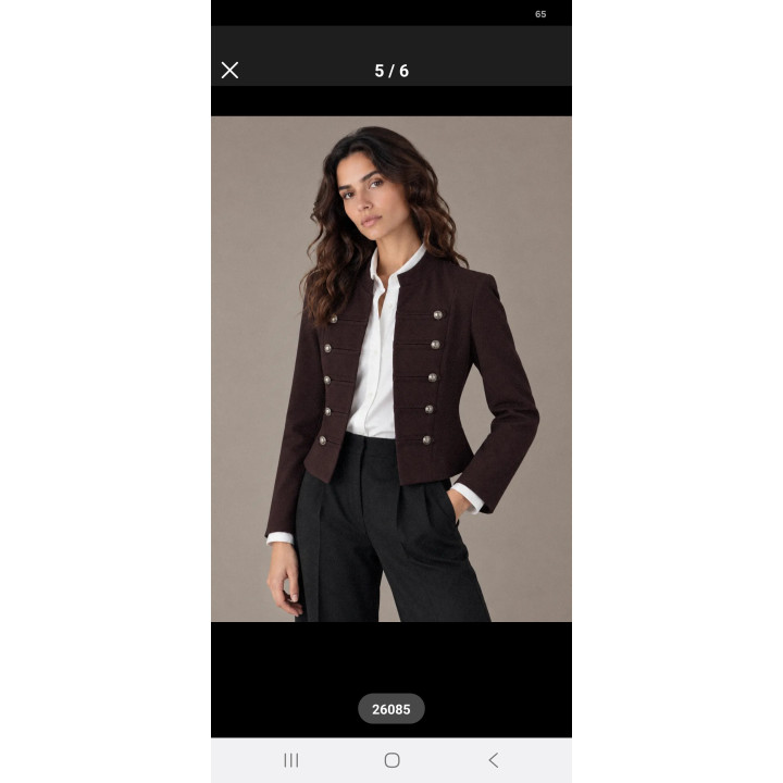 Chaqueta entallada botones Alamares Hiwa